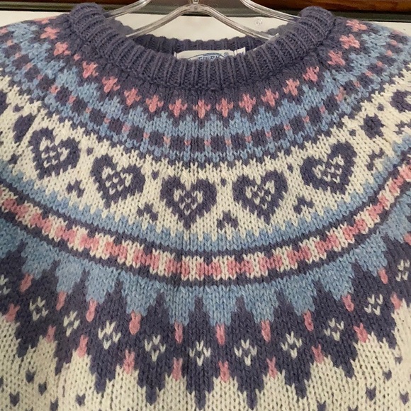 Northern Isles Sweater - Picture 2 of 9
